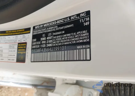 2017 Mercedes-Benz C 300 Luxury/Sport z USA, uszkodzony, nr VIN 55SWF4JB6HU199101